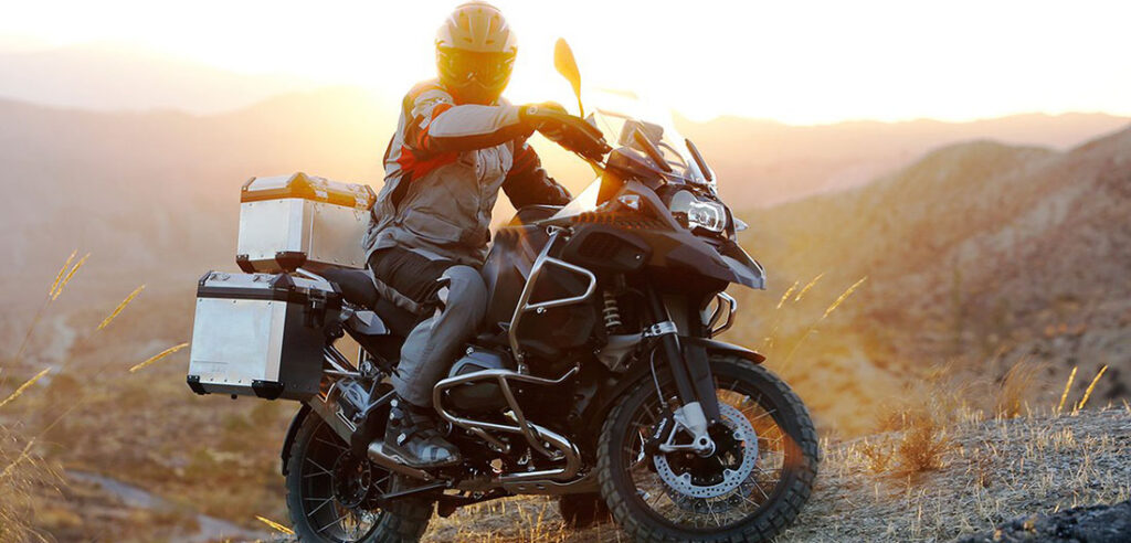 Viagens Internacionais de Moto: Dicas para Sair do País com Segurança
